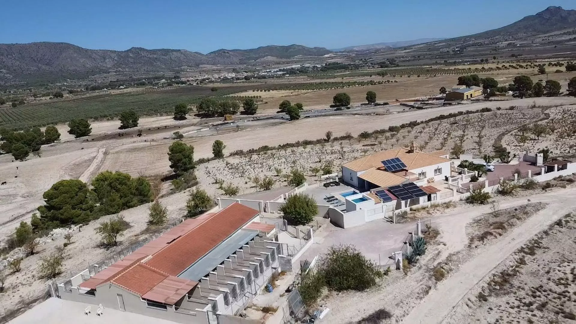 4-bedroom Commercial In Salinas, Spain (252 M²)