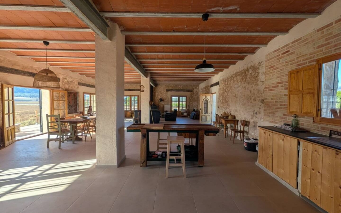 Country House 280 M² In Salinas, Spain