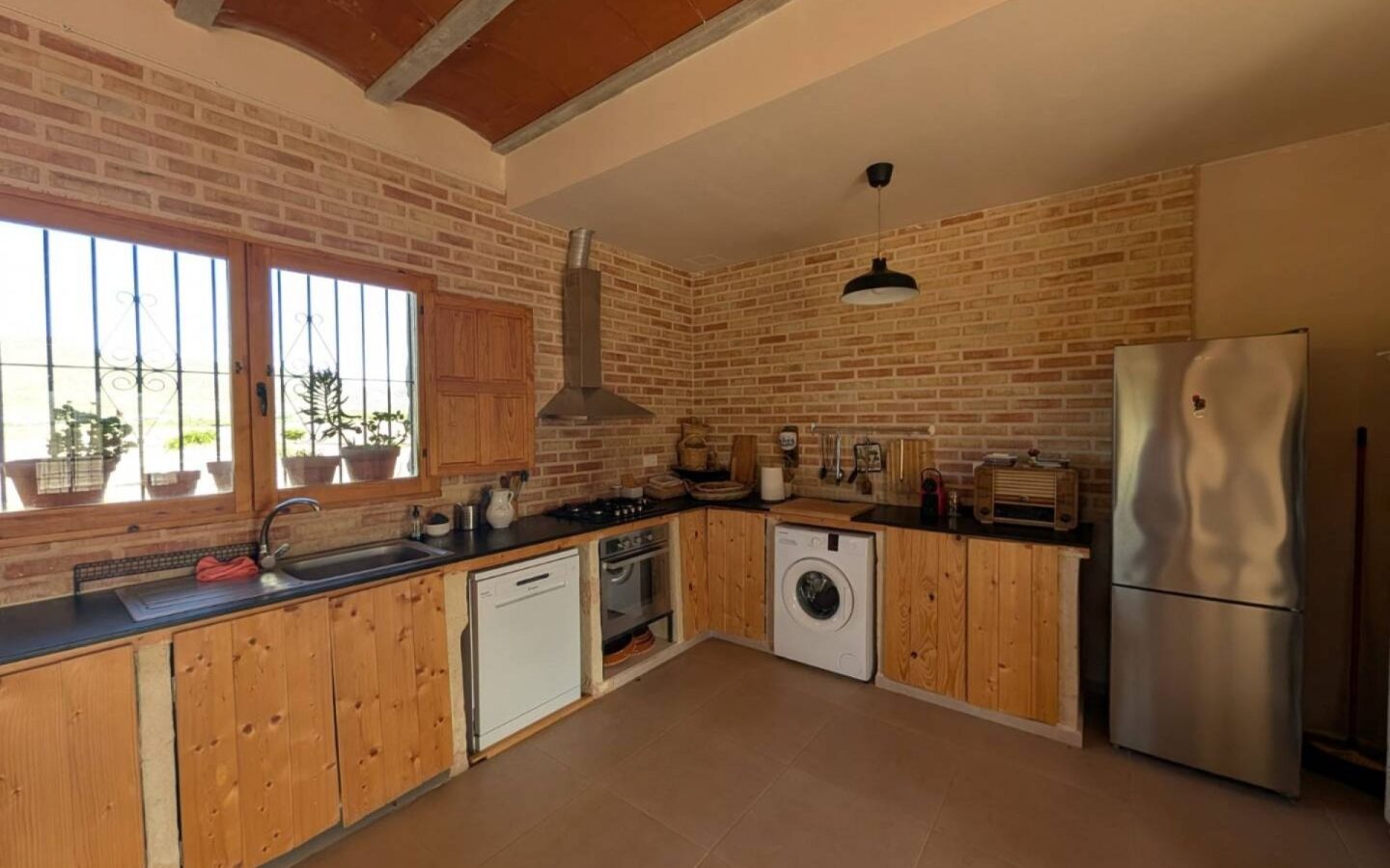 Country House 280 M² In Salinas, Spain