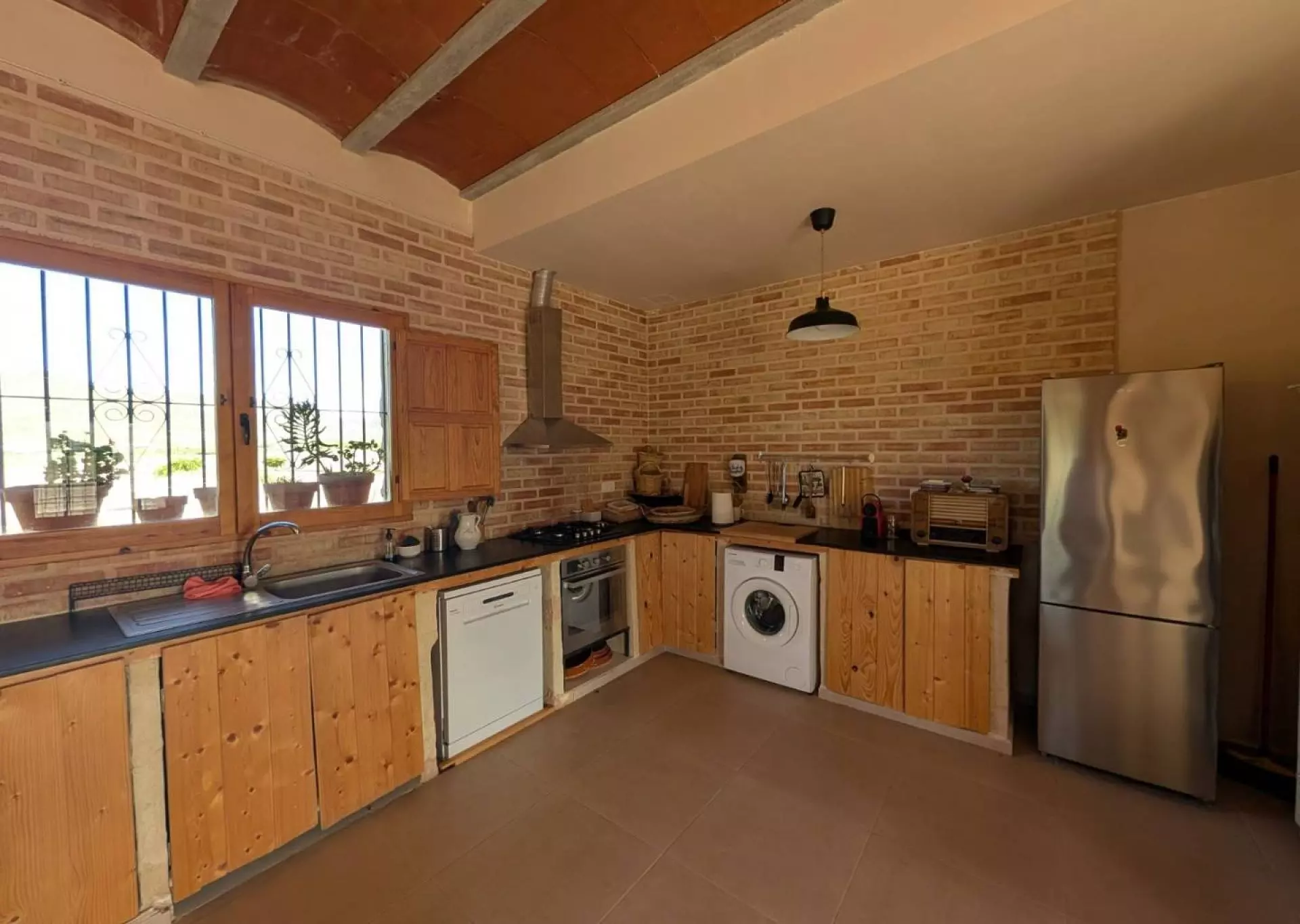 Country House 280 M² In Salinas, Spain