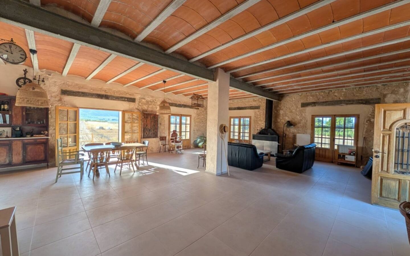 Country House 280 M² In Salinas, Spain