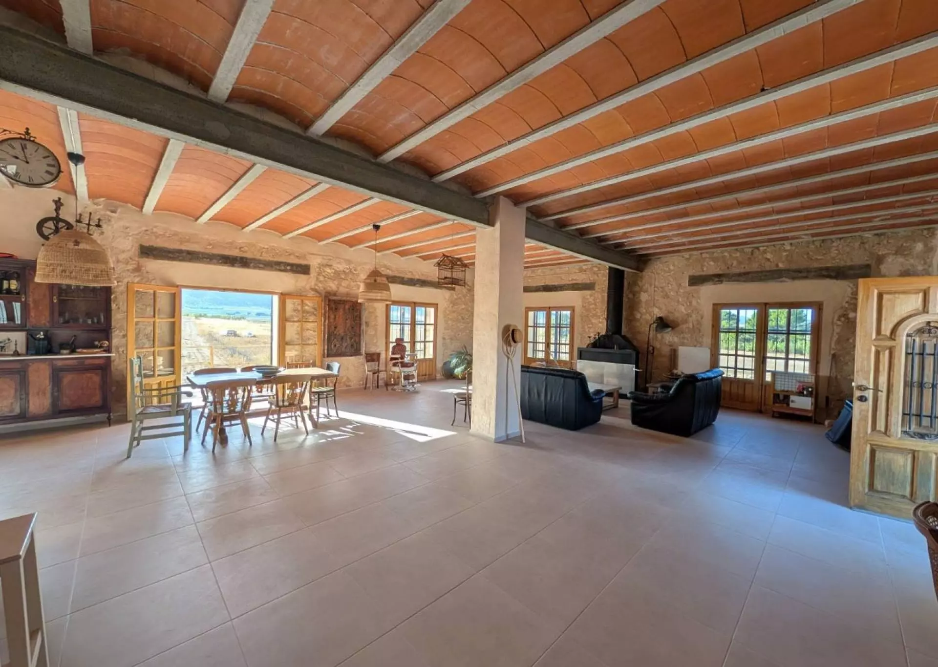 Country House 280 M² In Salinas, Spain