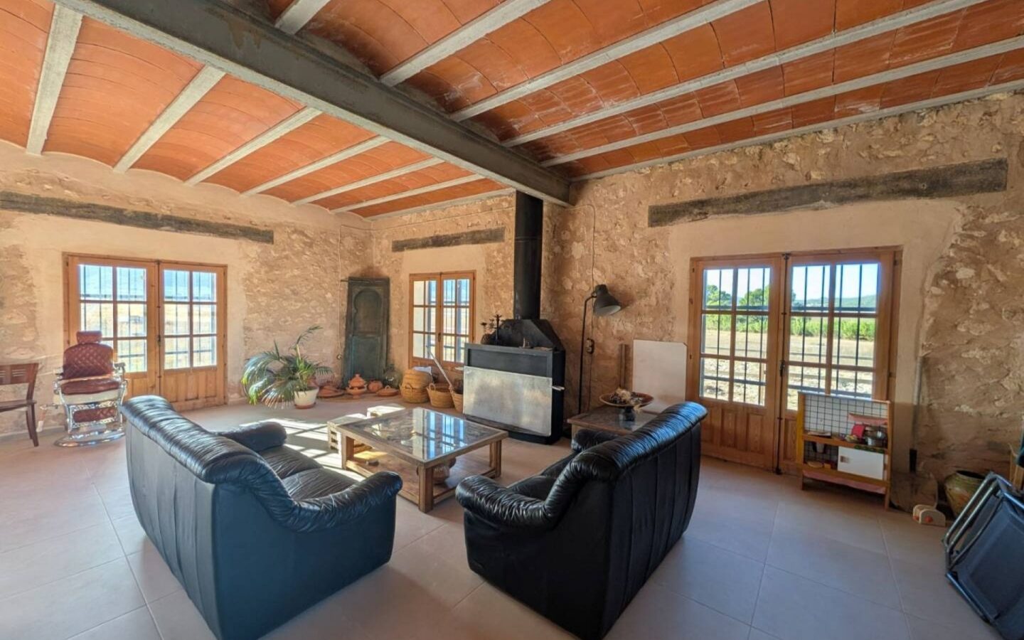 Country House 280 M² In Salinas, Spain