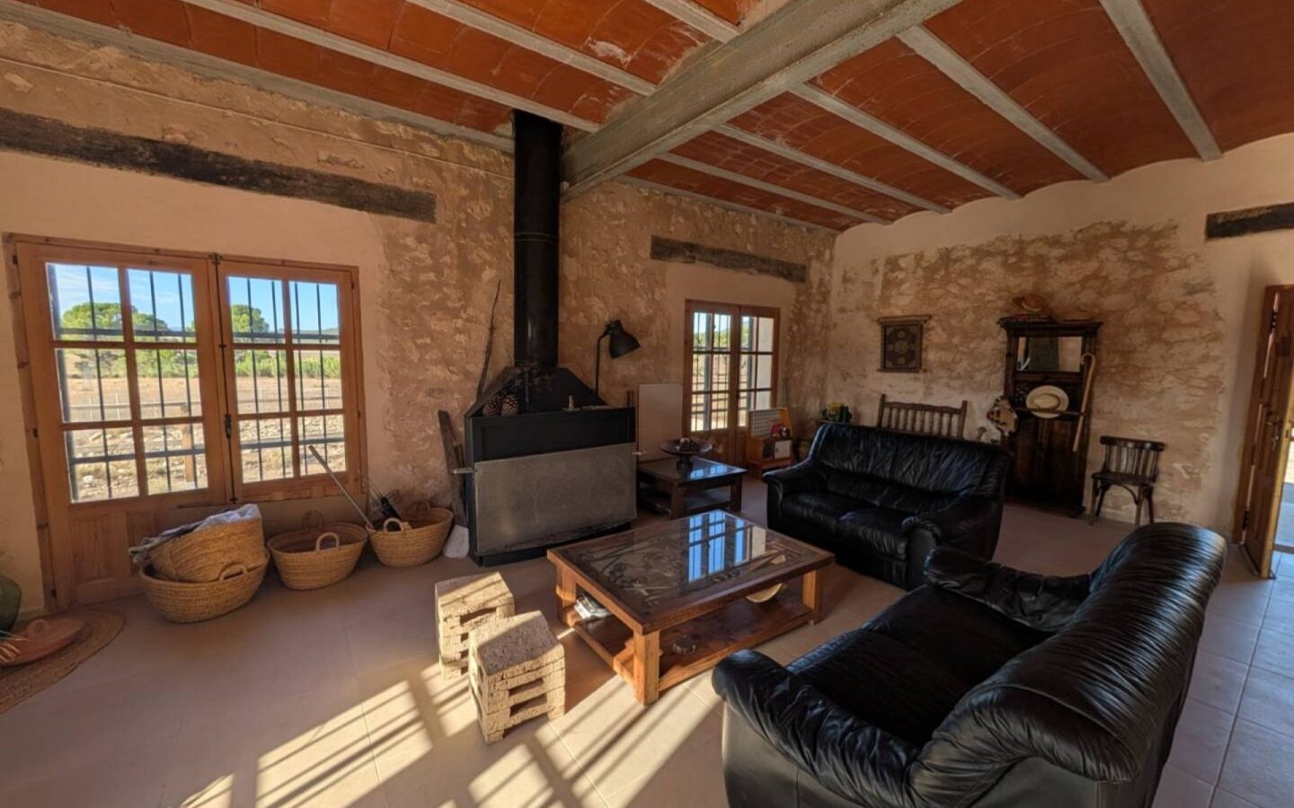 Country House 280 M² In Salinas, Spain