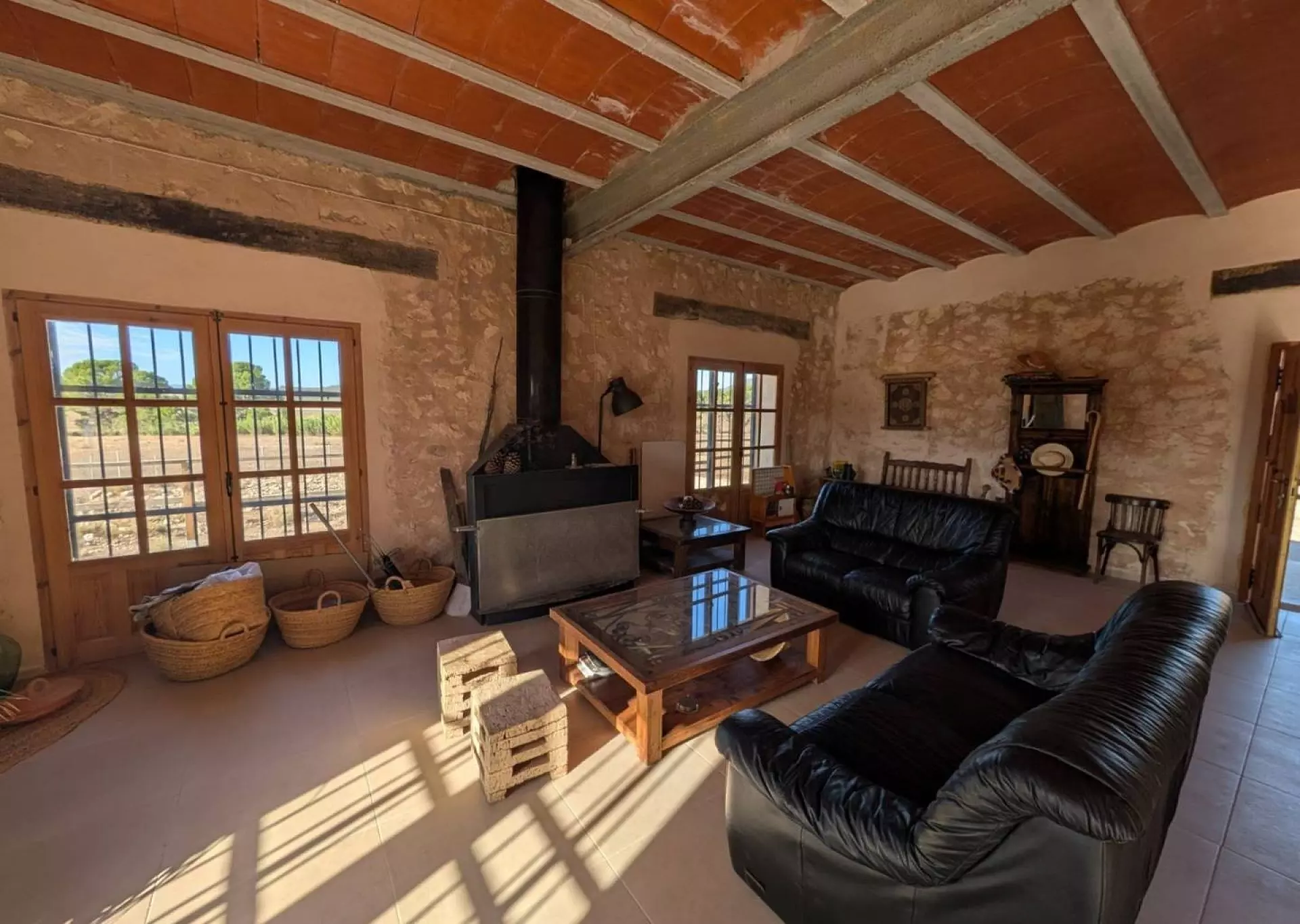 Country House 280 M² In Salinas, Spain
