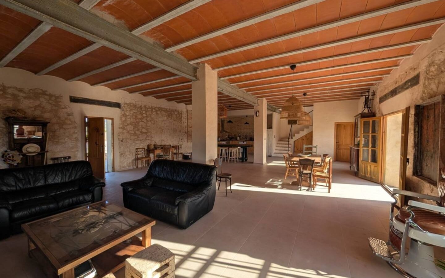 Country House 280 M² In Salinas, Spain