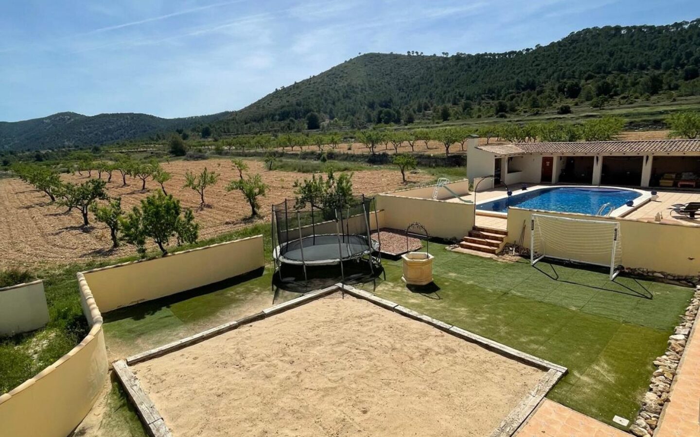 Detached Villa 453 M² In Pinoso, Spain