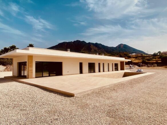 Detached Villa Of 168 M² With Garden In Macisvenda