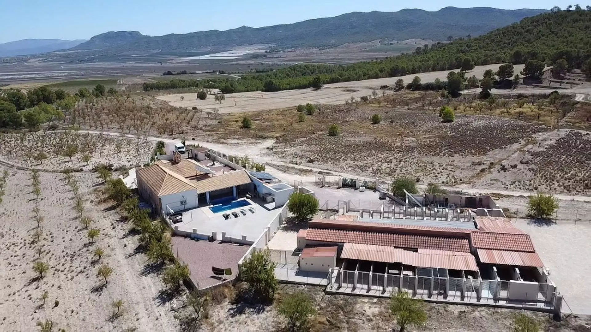 4-bedroom Commercial In Salinas, Spain (252 M²)