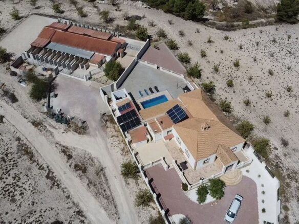 4-bedroom Commercial In Salinas, Spain (252 M²)
