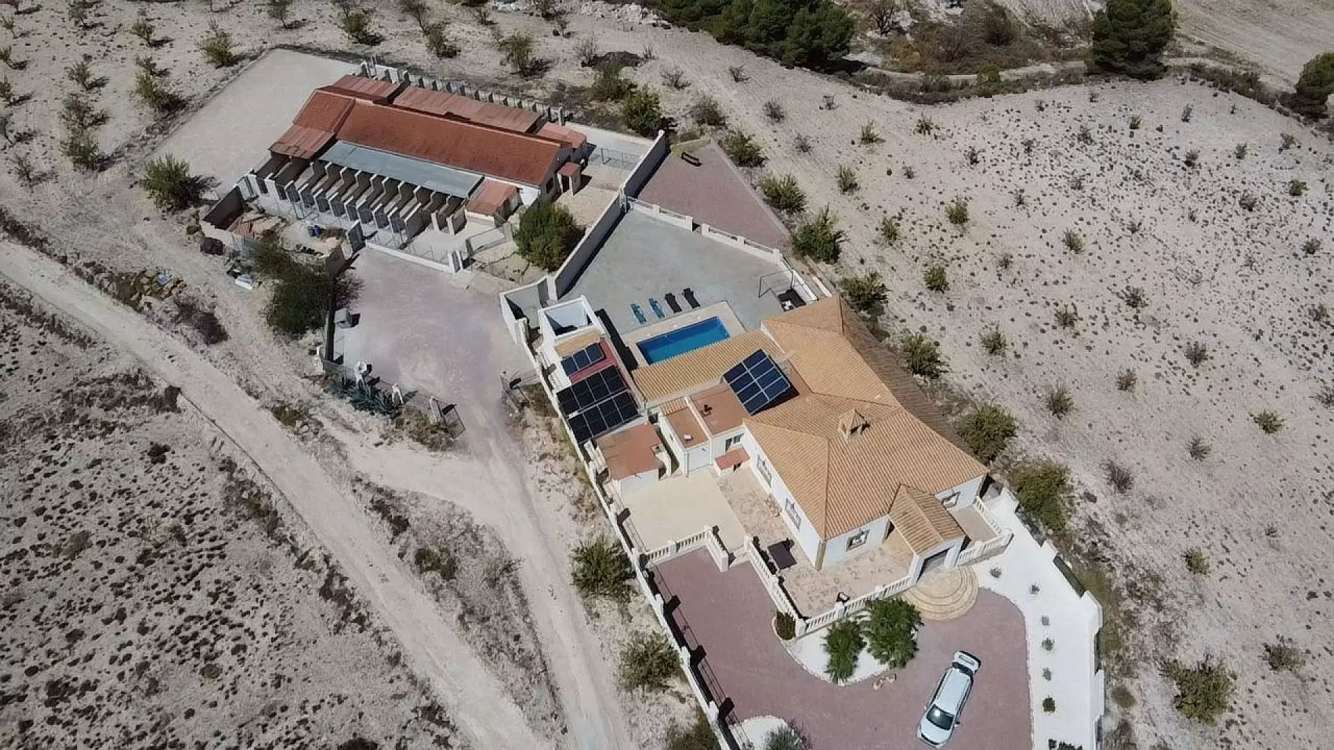 4-bedroom Commercial In Salinas, Spain (252 M²)