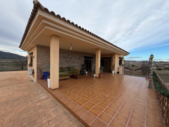 2-bedroom Country House In Yecla, Spain (188 M²)