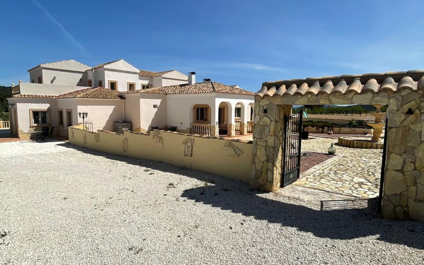 Detached Villa 453 M² In Pinoso, Spain