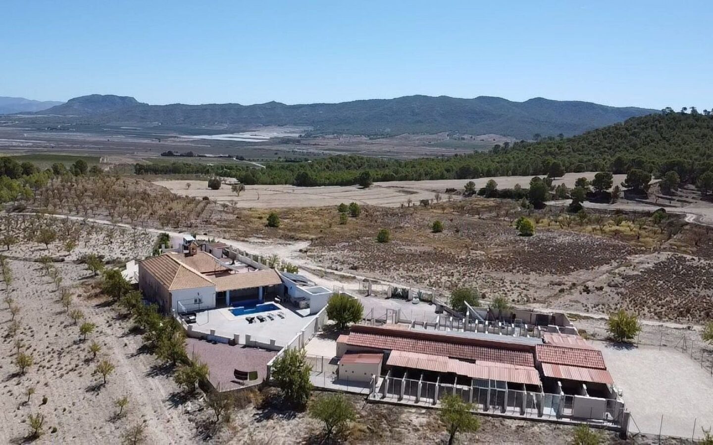 4-bedroom Commercial In Salinas, Spain (252 M²)