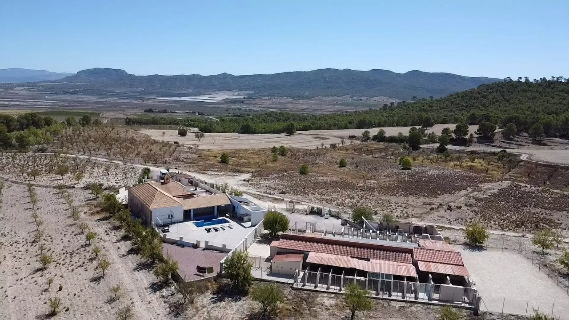 4-bedroom Commercial In Salinas, Spain (252 M²)