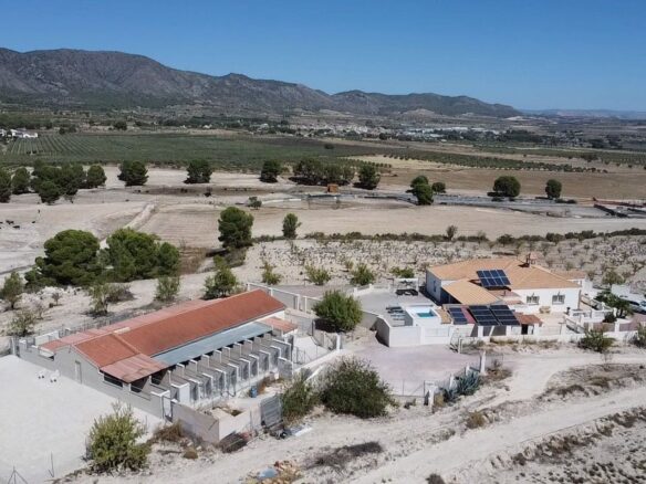 4-bedroom Commercial In Salinas, Spain (252 M²)