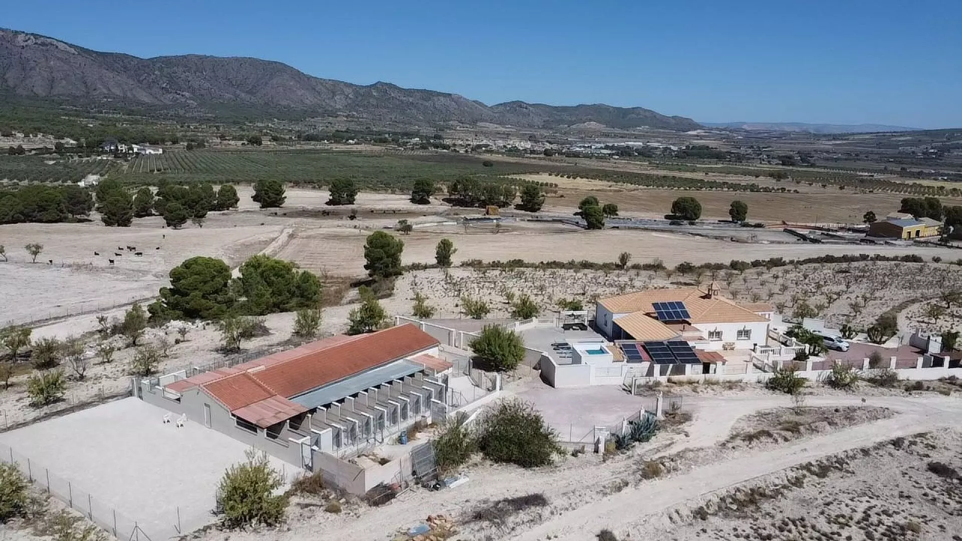 4-bedroom Commercial In Salinas, Spain (252 M²)