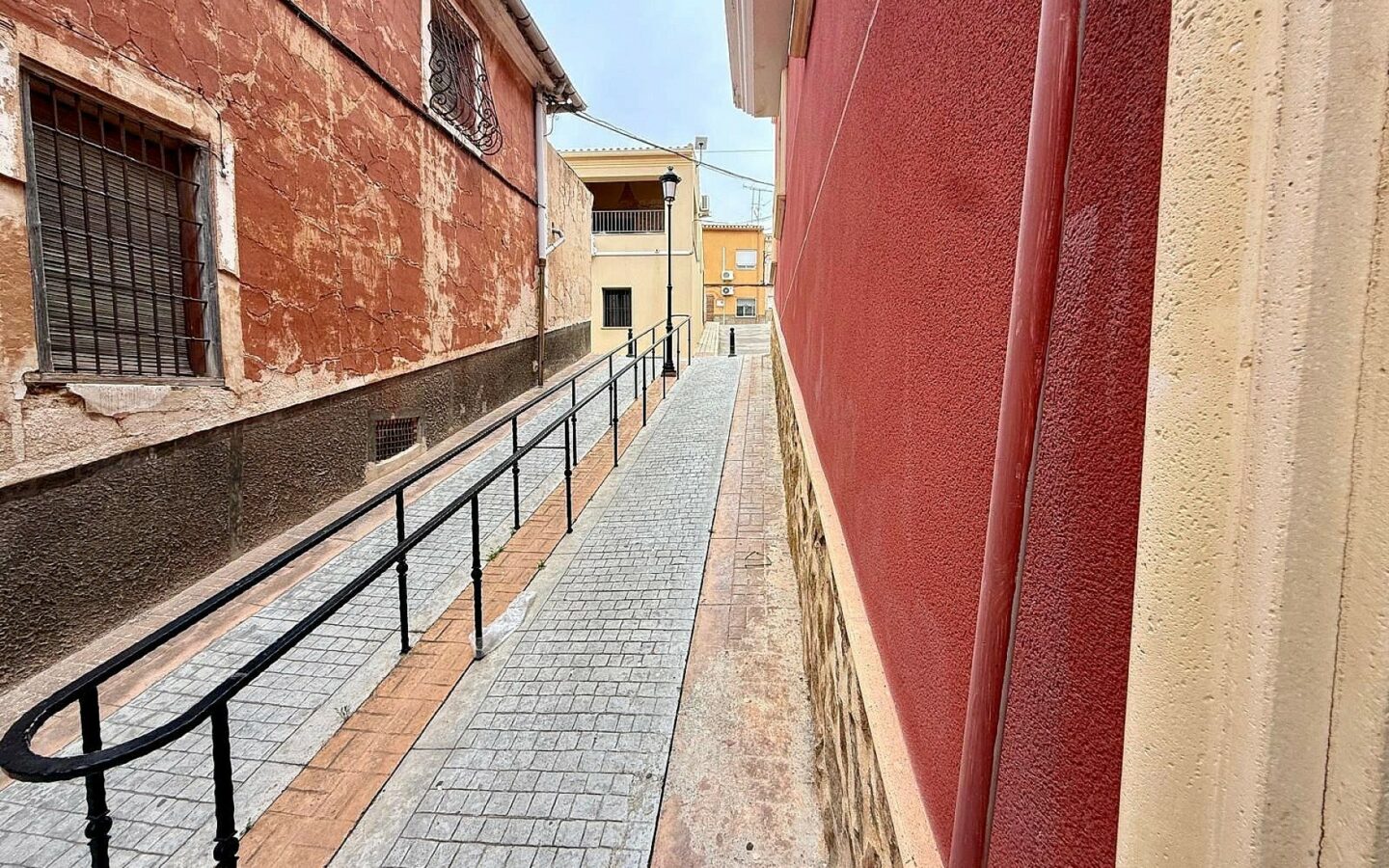 Townhouse 480 M² In Pinoso, Spain