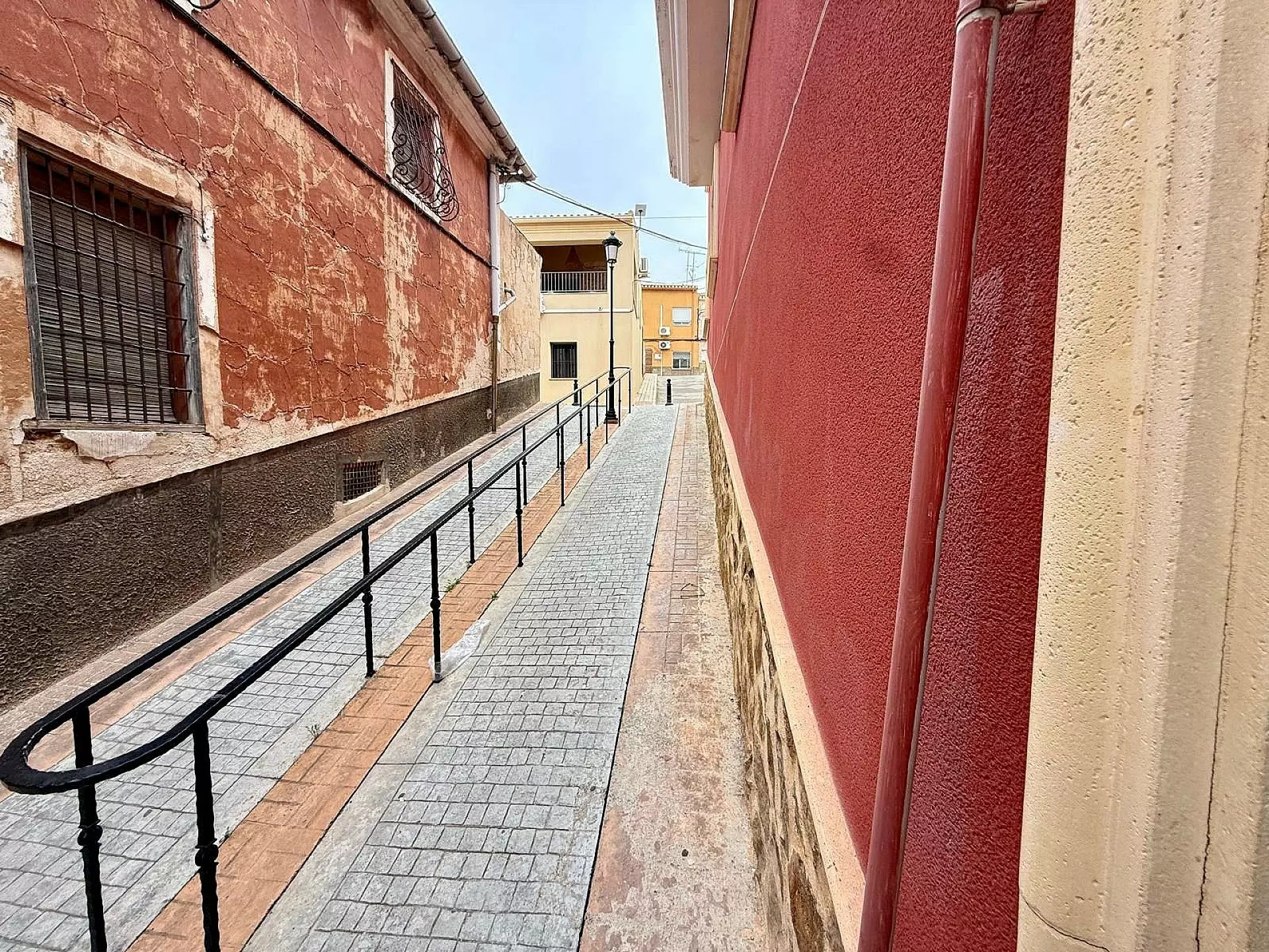 Townhouse 480 M² In Pinoso, Spain