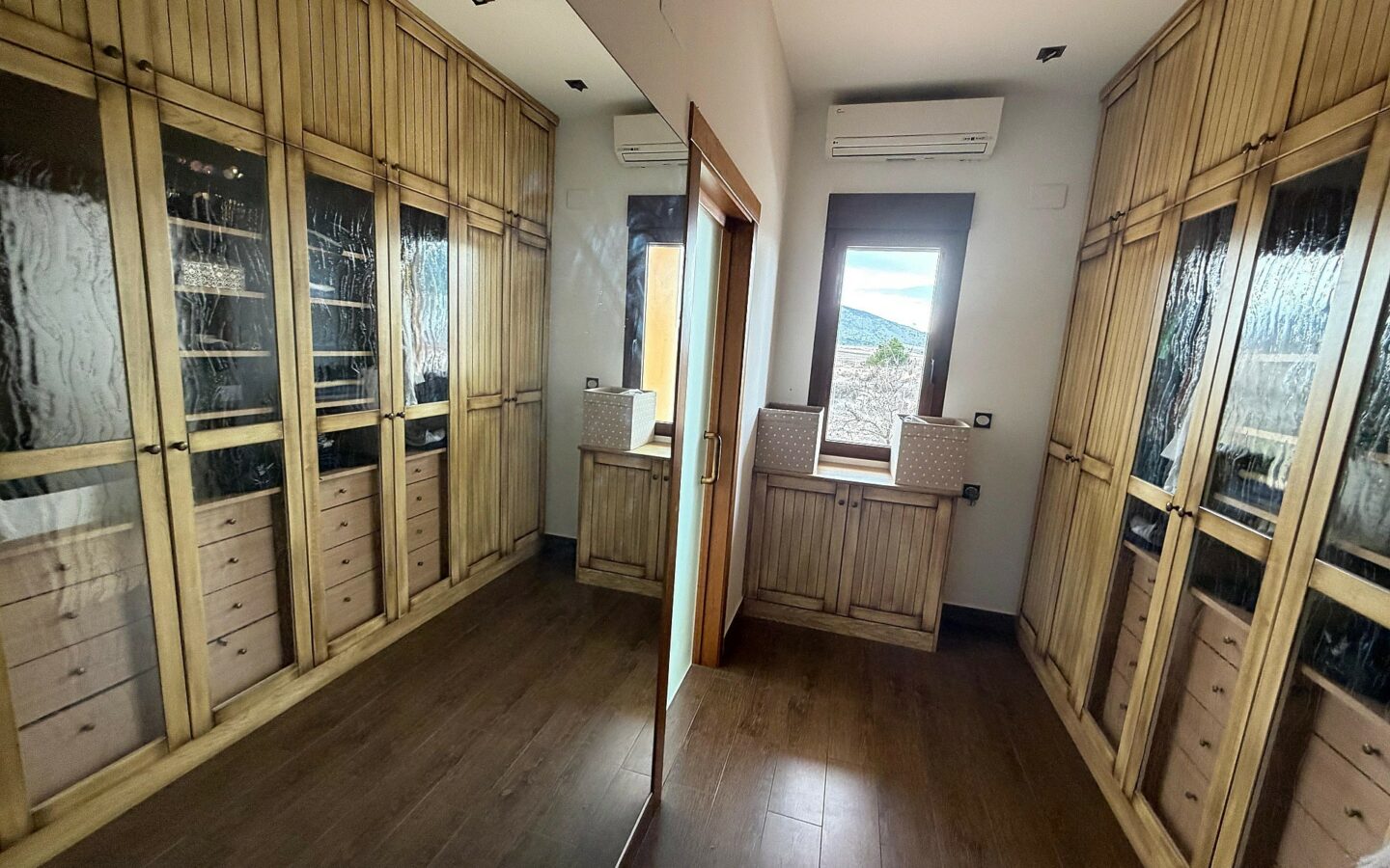 Country House 188 M² In Yecla, Spain
