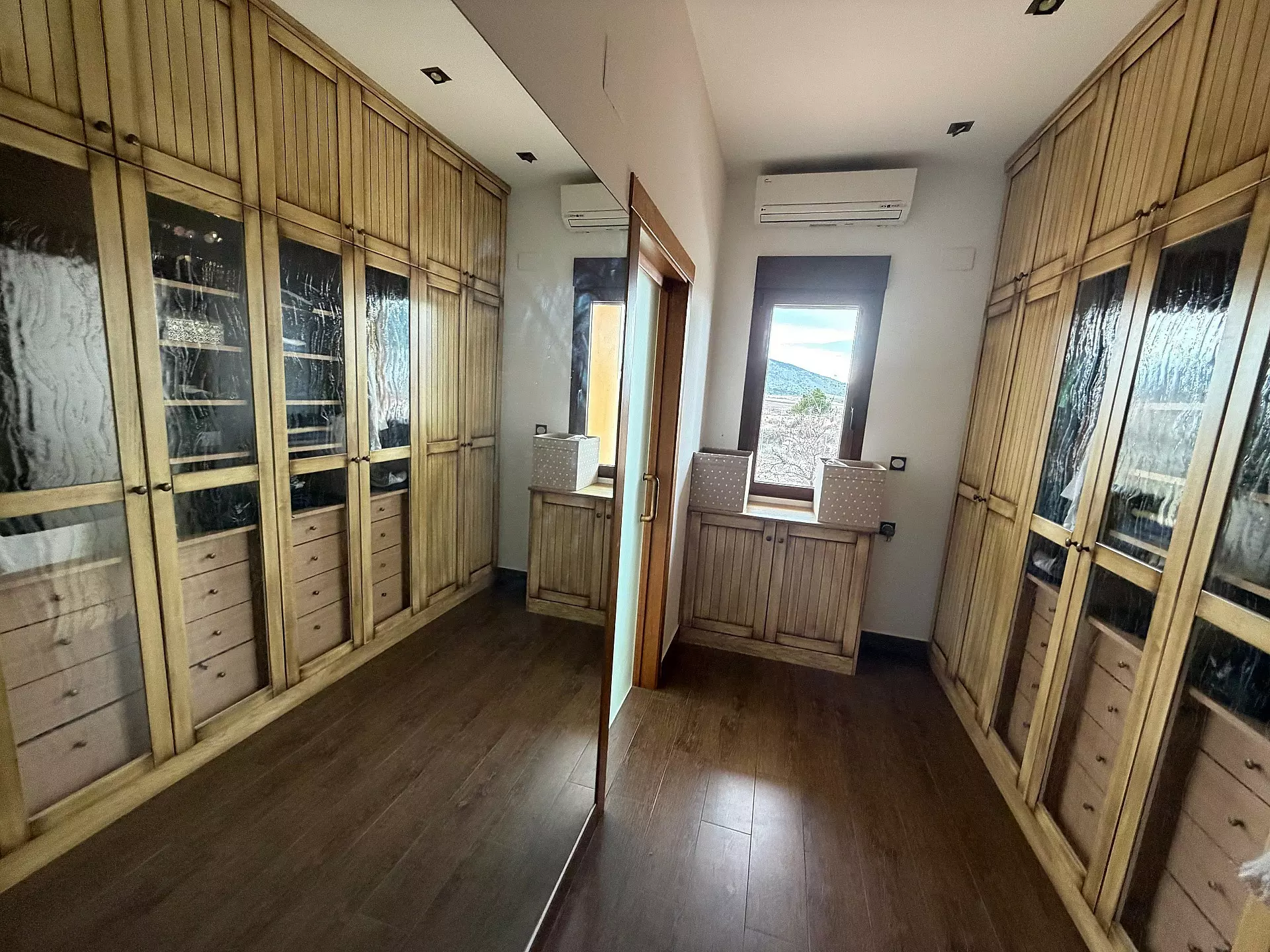 Country House 188 M² In Yecla, Spain