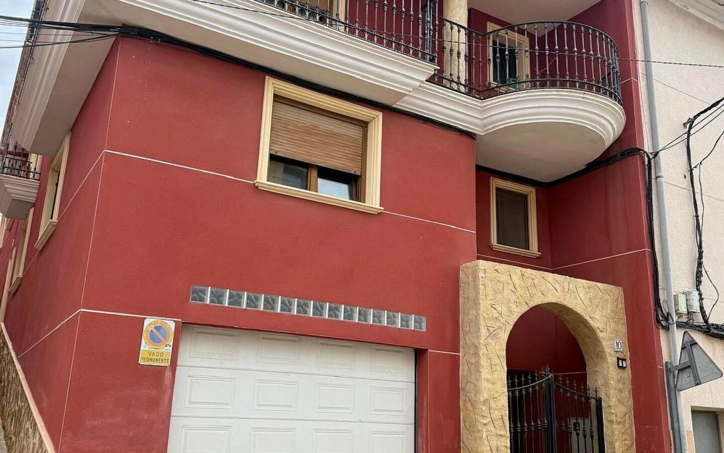 Townhouse 480 M² In Pinoso, Spain