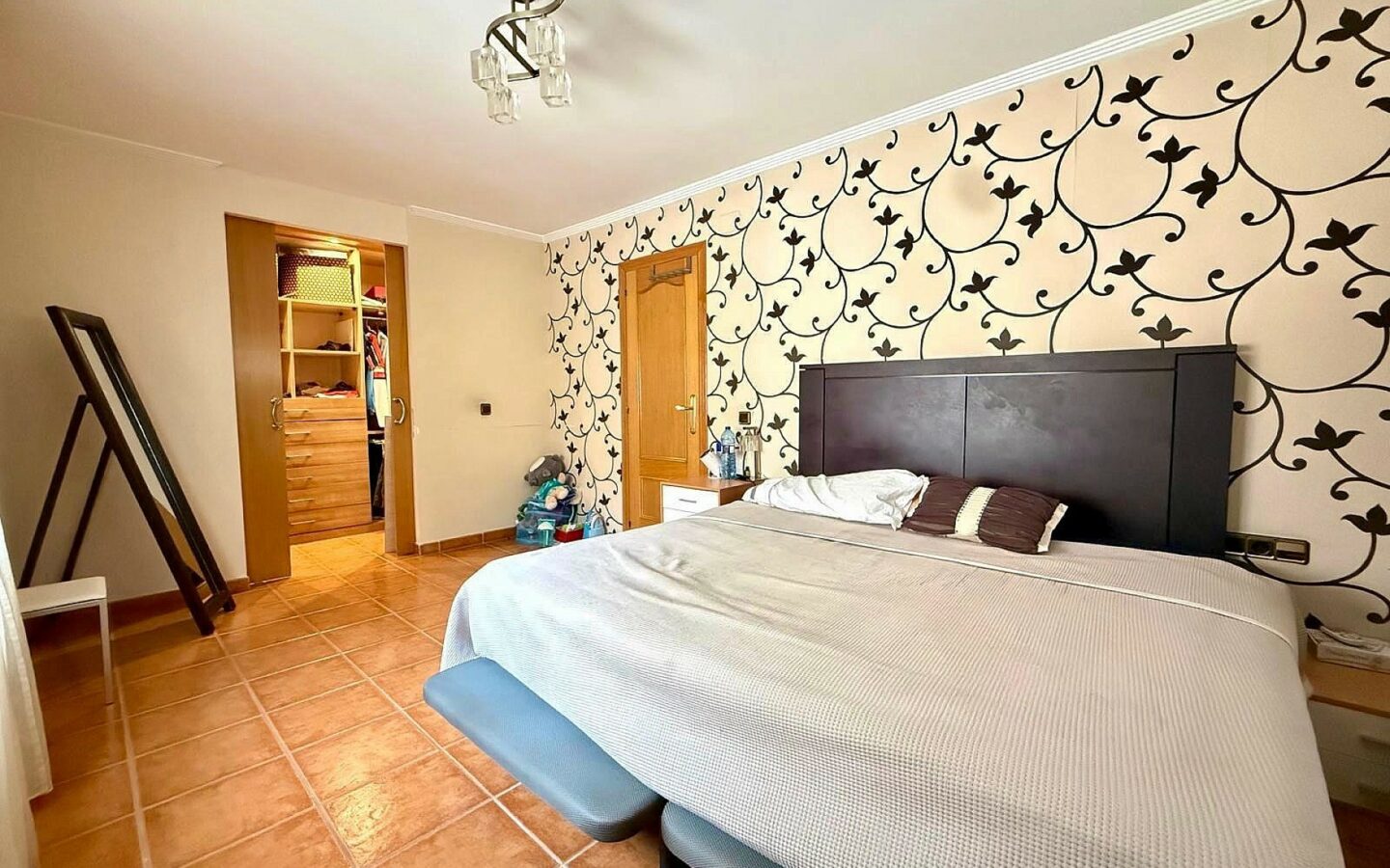 Townhouse 480 M² In Pinoso, Spain