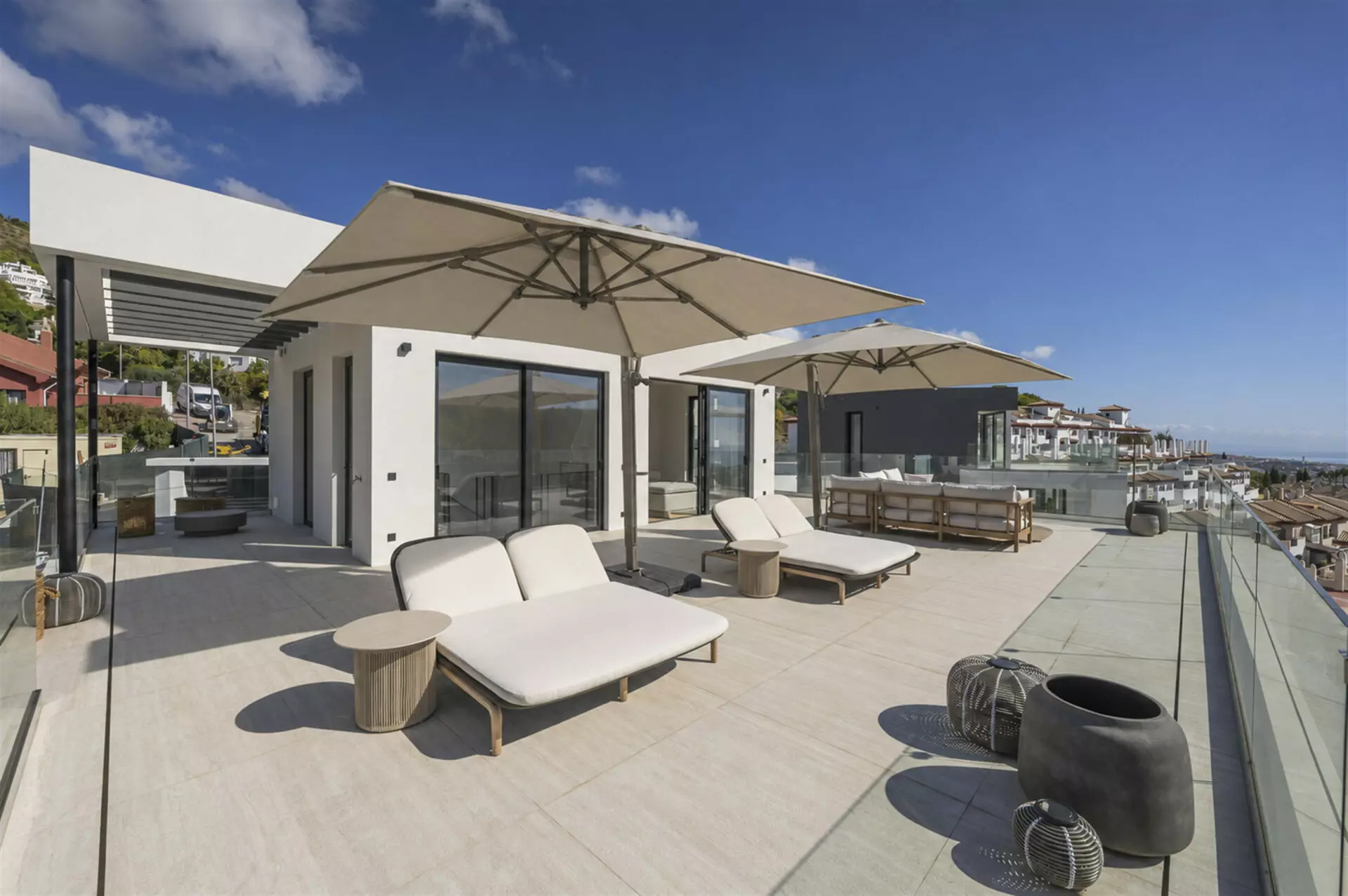 Villa Of 200 M² With Sea Views In Benalmádena.