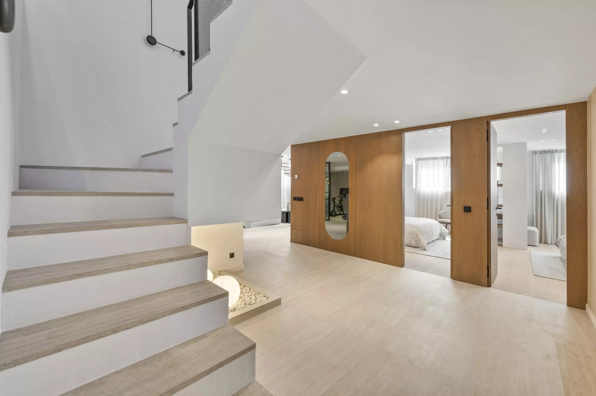 Villa Of 200 M² With Sea Views In Benalmádena.