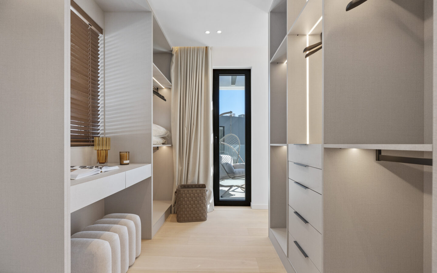Villa Of 200 M² With Sea Views In Benalmádena.
