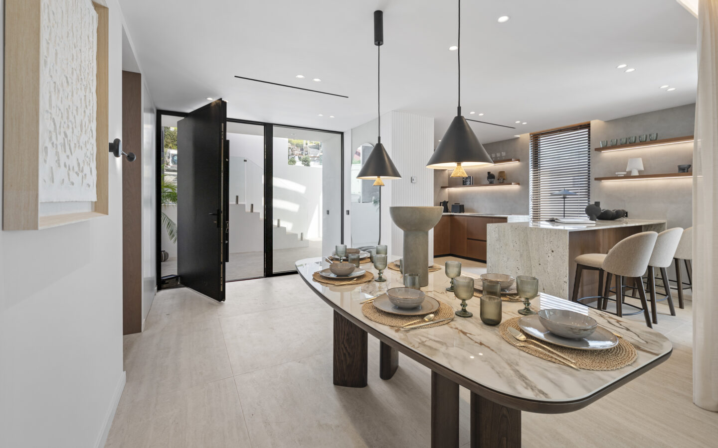 Villa Of 200 M² With Sea Views In Benalmádena.