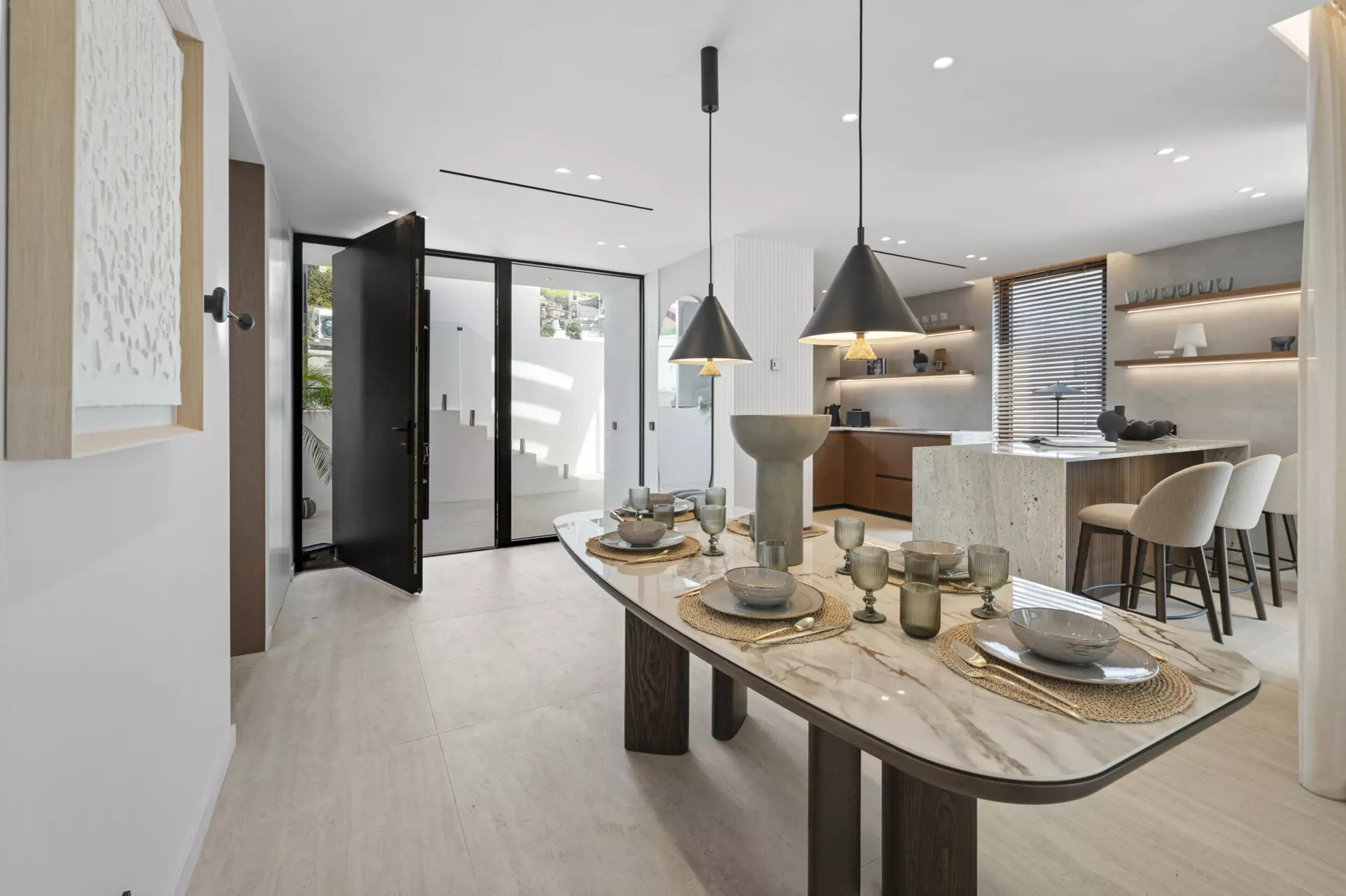Villa Of 200 M² With Sea Views In Benalmádena.