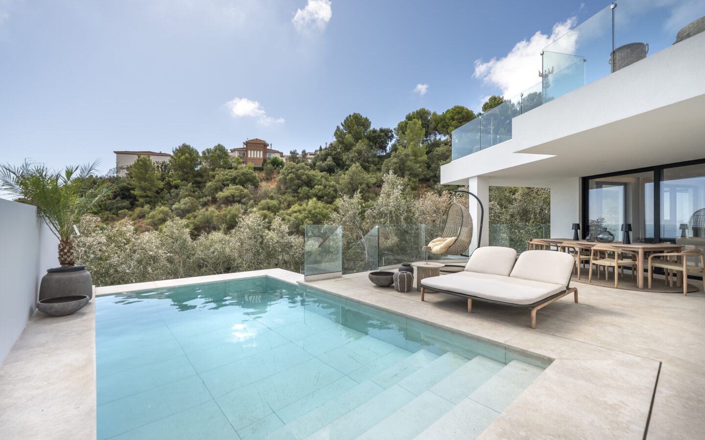 Villa Of 200 M² With Sea Views In Benalmádena.