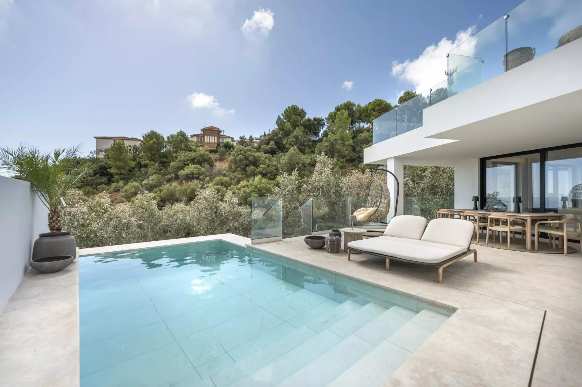 Villa Of 200 M² With Sea Views In Benalmádena.