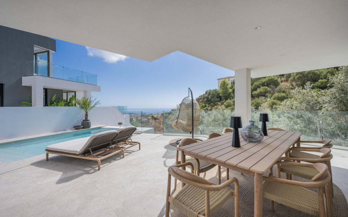 Villa Of 200 M² With Sea Views In Benalmádena.