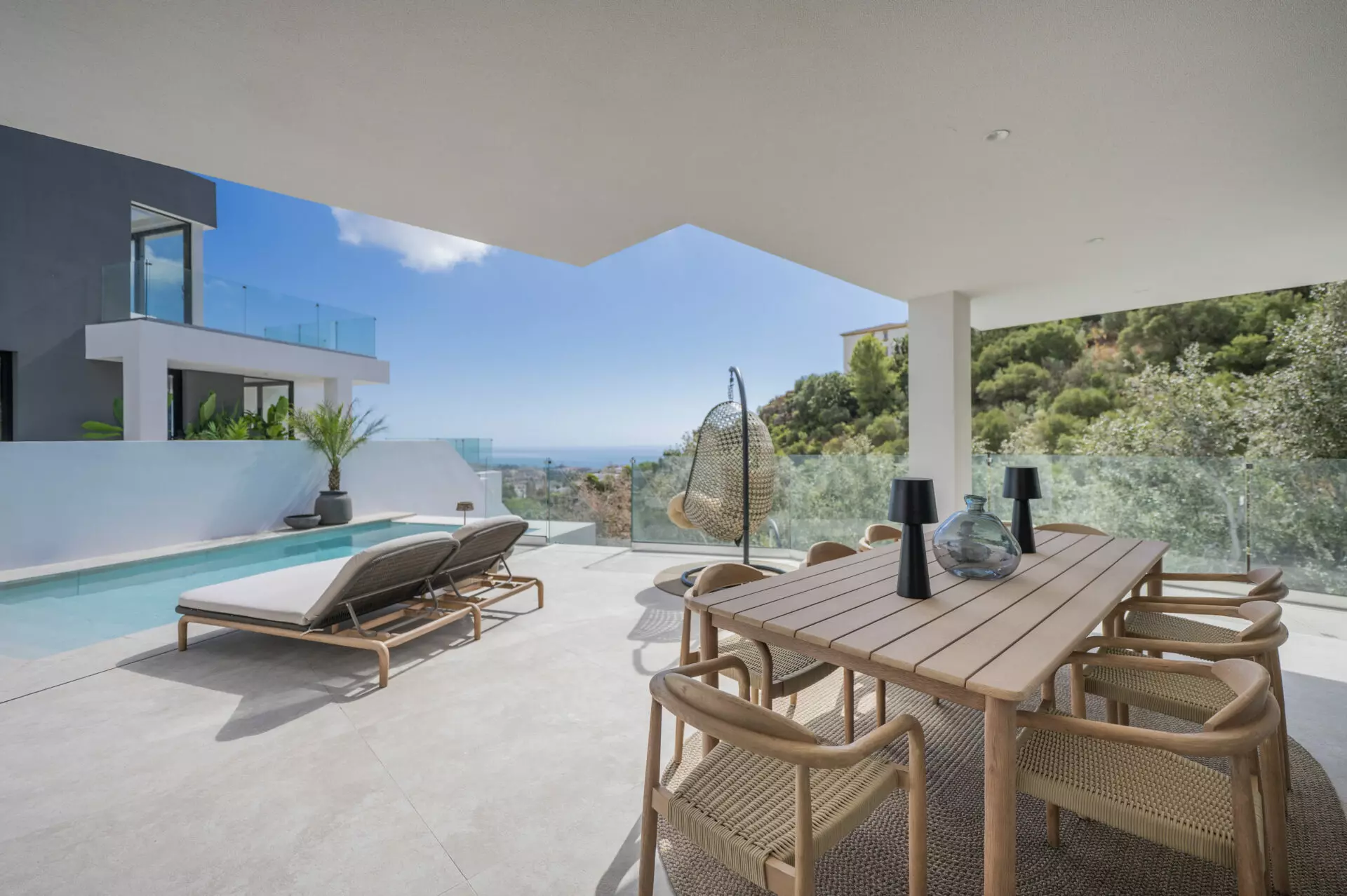 Villa Of 200 M² With Sea Views In Benalmádena.