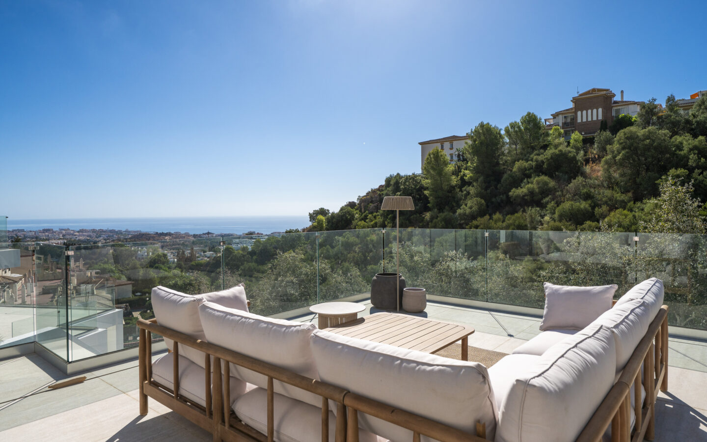 Villa Of 200 M² With Sea Views In Benalmádena.