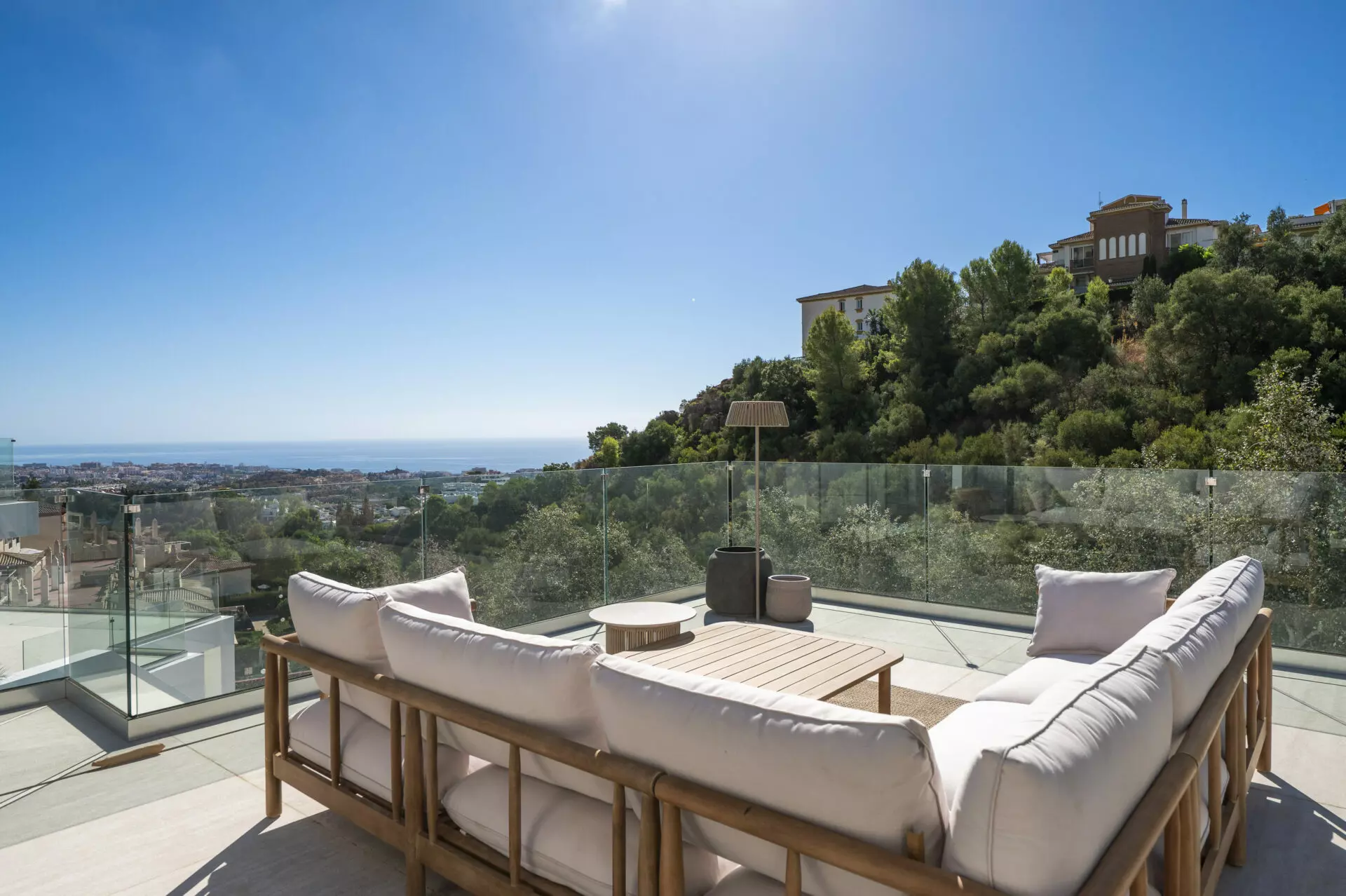 Villa Of 200 M² With Sea Views In Benalmádena.