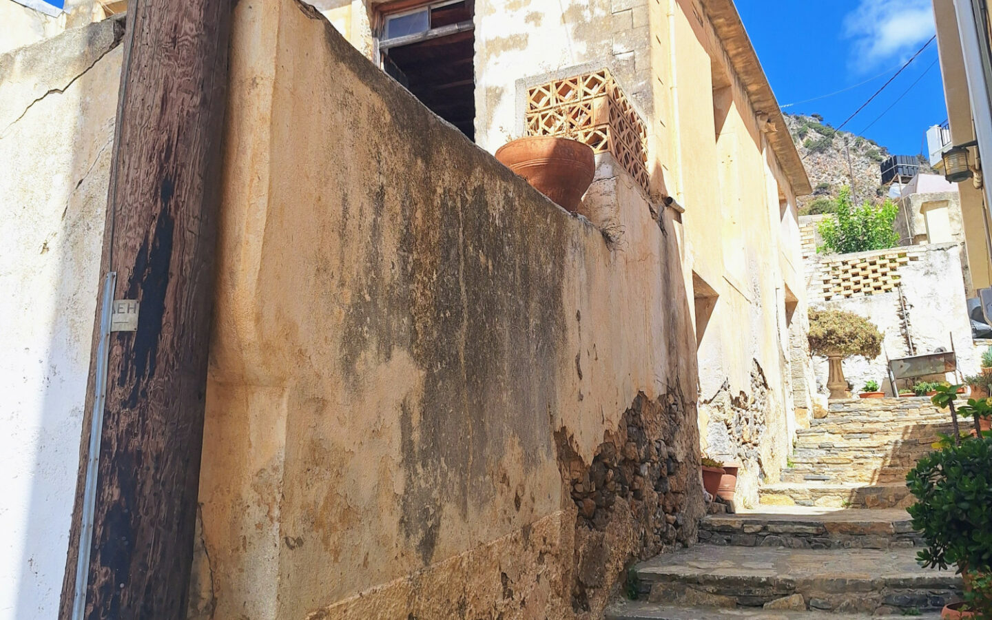 Traditional Two-storey Stone House Of 150 M² In Vrahasi, Lasithi