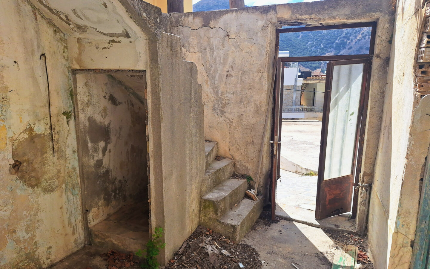 Traditional Two-storey Stone House Of 150 M² In Vrahasi, Lasithi