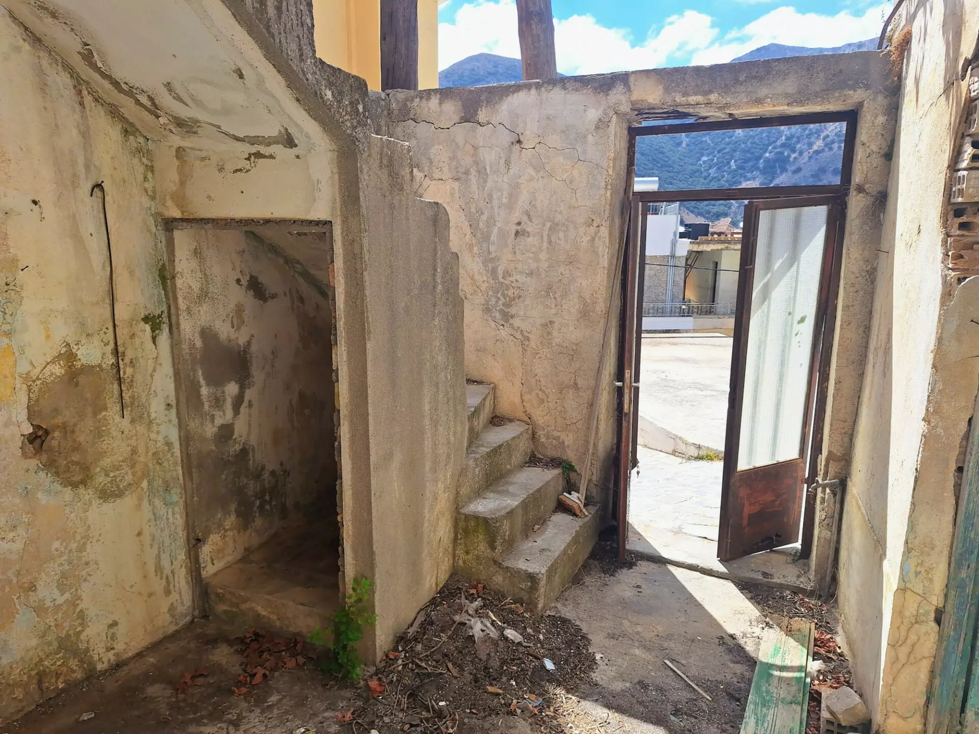 Traditional Two-storey Stone House Of 150 M² In Vrahasi, Lasithi