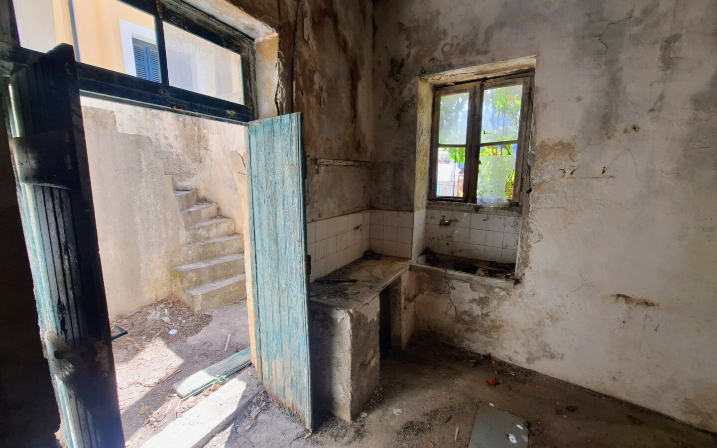Traditional Two-storey Stone House Of 150 M² In Vrahasi, Lasithi