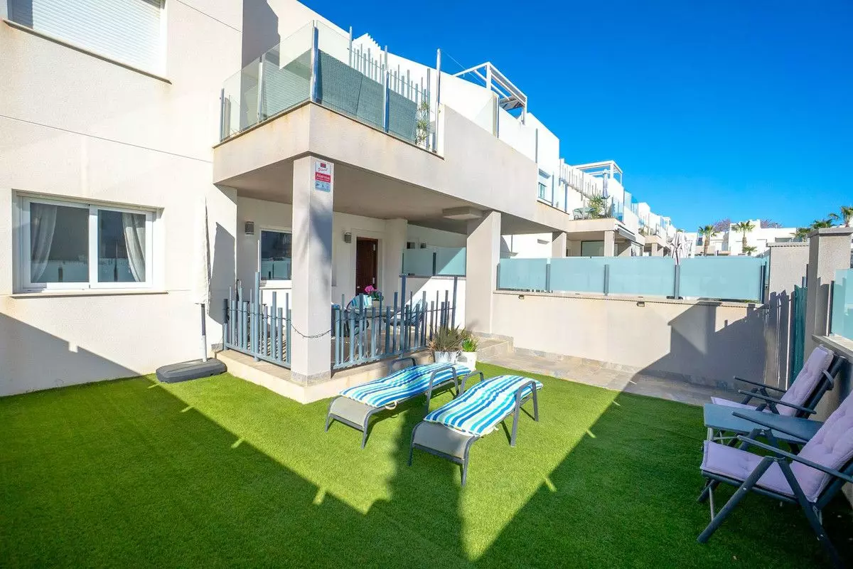 2-bedroom Apartment In Torrevieja, Spain (76 M²)