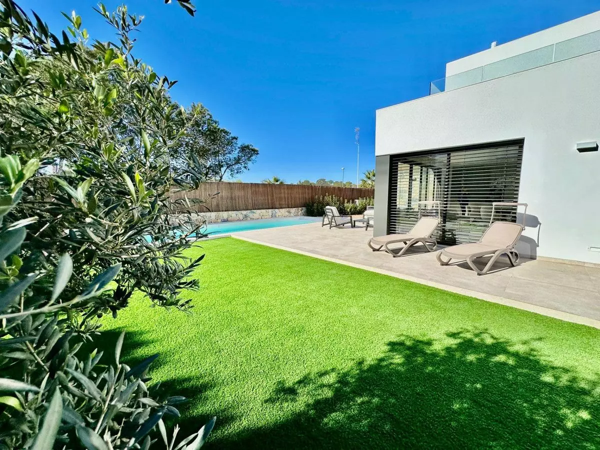 Villa 282 M² In Orihuela, Spain – Mediter Real Estate