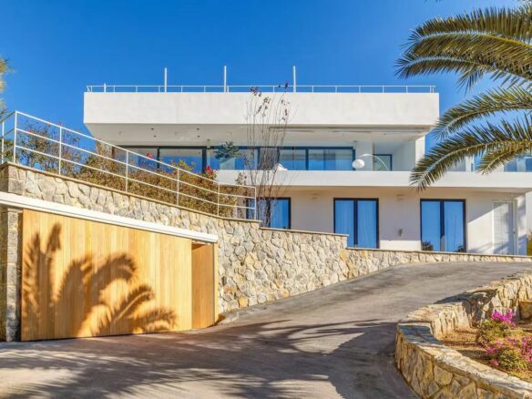 Villa 324 M² In Calvià, Spain – Mediter Real Estate
