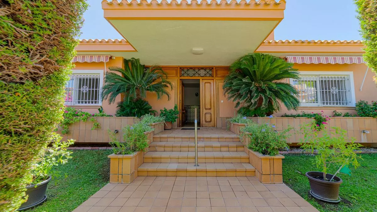 Villa 487 M² In Orihuela Costa, Spain – Mediter Real Estate
