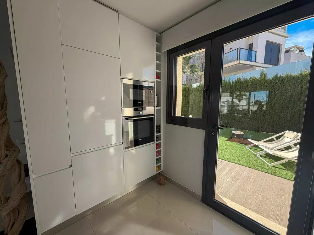 Villa 165 M² In San Miguel De Salinas, Spain – Mediter Real Estate