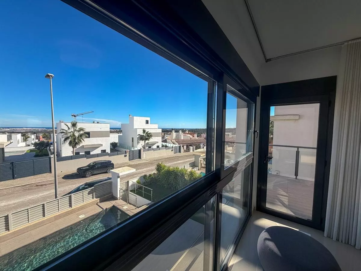 Villa 165 M² In San Miguel De Salinas, Spain – Mediter Real Estate