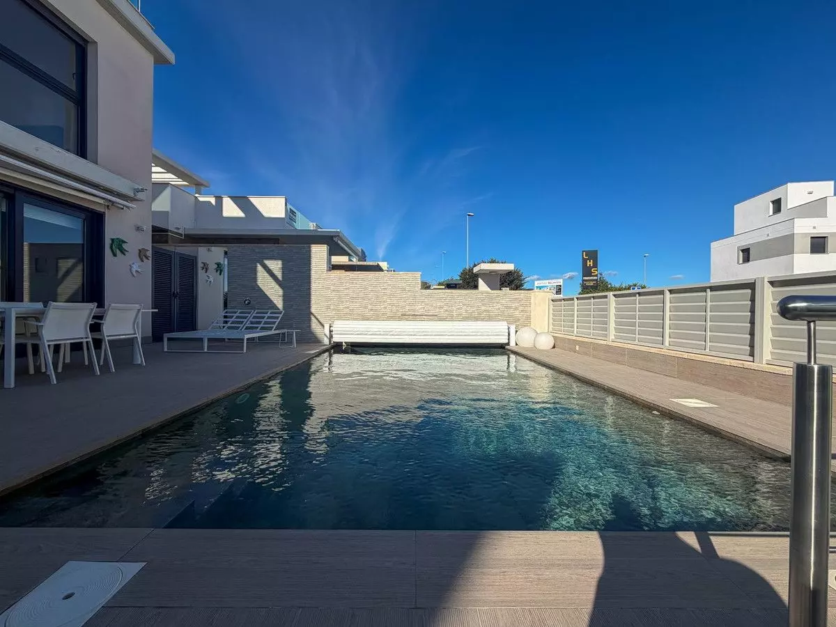 Villa 165 M² In San Miguel De Salinas, Spain – Mediter Real Estate