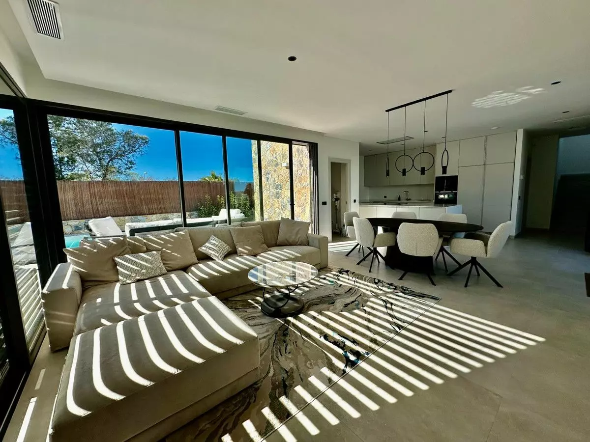 Villa 282 M² In Orihuela, Spain – Mediter Real Estate